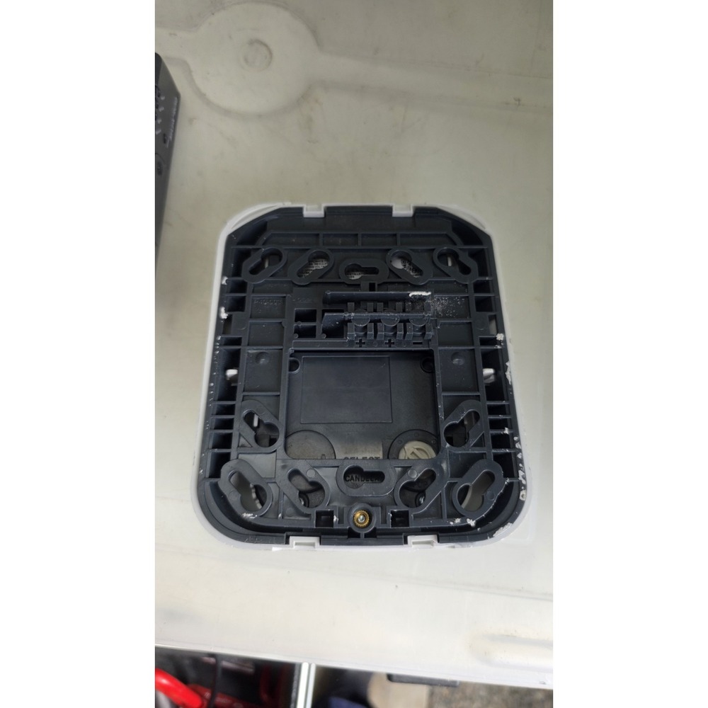 System Sensor SWLED White Wall-Mount Strobe with LED - Picture 2 of 4